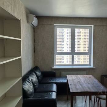 Продается 1-комнатная квартира, 42,7 м²