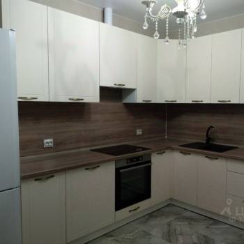 Продается 1-комнатная квартира, 37 м²