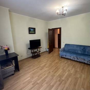 Продается 1-комнатная квартира, 42,4 м²