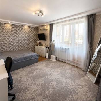 Продается 1-комнатная квартира, 36 м²