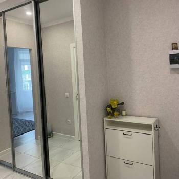 Продается 1-комнатная квартира, 45 м²