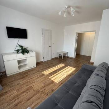 Сдается 2-х комнатная квартира, 72 м²