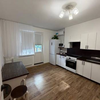 Сдается 2-х комнатная квартира, 72 м²
