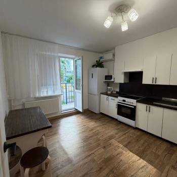Сдается 2-х комнатная квартира, 72 м²