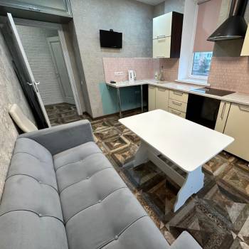 Сдается 1-комнатная квартира, 38 м²