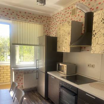 Продается 1-комнатная квартира, 35 м²