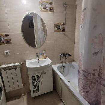 Сдается Многокомнатная квартира, 60 м²