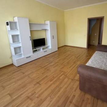 Сдается 2-х комнатная квартира, 65 м²