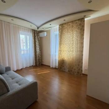 Сдается 2-х комнатная квартира, 65 м²