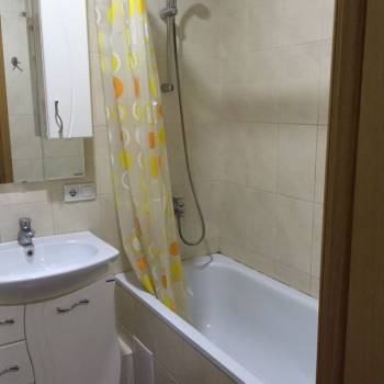 Сдается 1-комнатная квартира, 51 м²