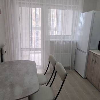 Сдается 1-комнатная квартира, 38 м²