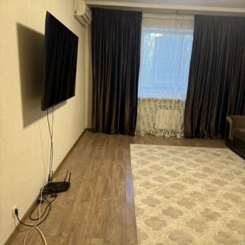 Сдается 2-х комнатная квартира, 100 м²