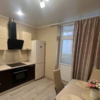 Сдается 1-комнатная квартира, 38 м²