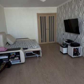 Продается Многокомнатная квартира, 74,4 м²