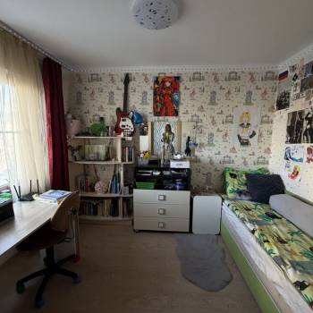 Продается Многокомнатная квартира, 74,4 м²