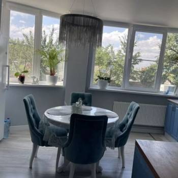 Сдается 2-х комнатная квартира, 105 м²