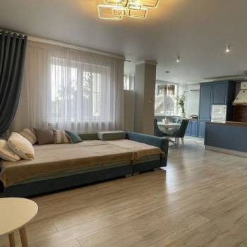 Сдается 2-х комнатная квартира, 105 м²
