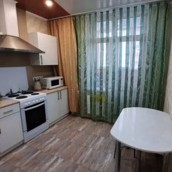 Сдается 1-комнатная квартира, 42 м²