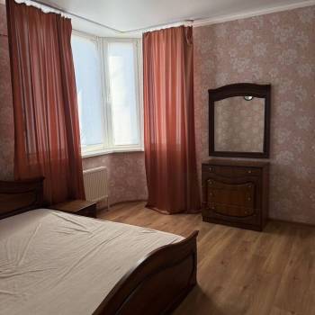 Сдается 2-х комнатная квартира, 64 м²