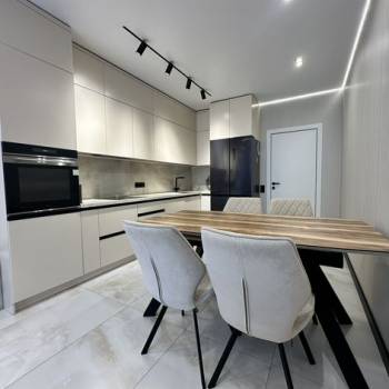 Продается 3-х комнатная квартира, 105 м²