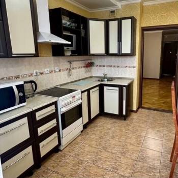 Сдается Многокомнатная квартира, 75,8 м²