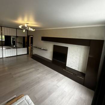 Продается 1-комнатная квартира, 47 м²