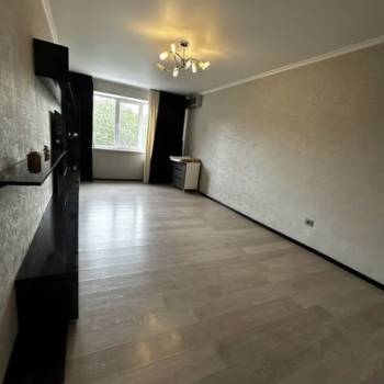 Продается 1-комнатная квартира, 47 м²