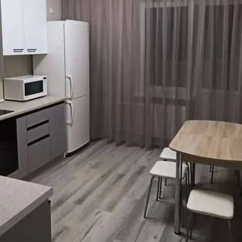 Сдается 1-комнатная квартира, 42 м²
