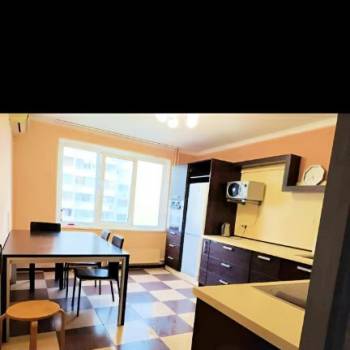 Сдается 2-х комнатная квартира, 80 м²