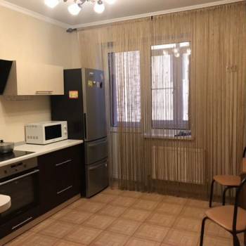 Сдается 1-комнатная квартира, 40 м²