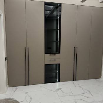 Продается Многокомнатная квартира, 156 м²