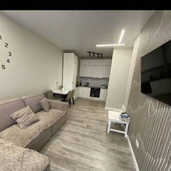 Сдается 1-комнатная квартира, 57 м²
