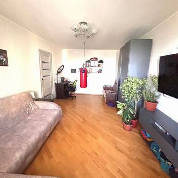Продается 1-комнатная квартира, 38 м²