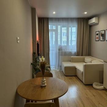 Продается 1-комнатная квартира, 41 м²