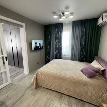 Сдается 1-комнатная квартира, 42 м²