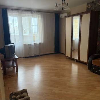 Сдается 1-комнатная квартира, 55 м²
