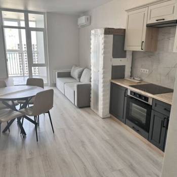Сдается 2-х комнатная квартира, 82 м²