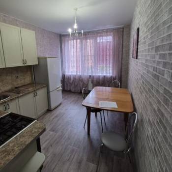 Сдается 1-комнатная квартира, 37 м²