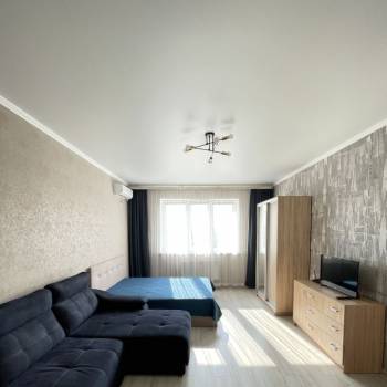 Сдается 1-комнатная квартира, 52 м²