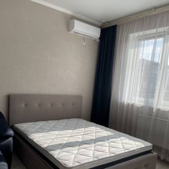 Сдается 1-комнатная квартира, 52 м²