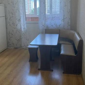 Сдается 1-комнатная квартира, 50 м²