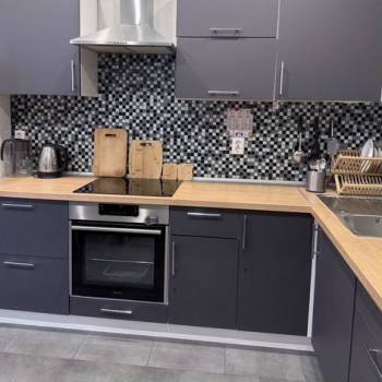 Продается 1-комнатная квартира, 42 м²