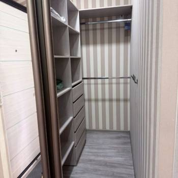 Продается 1-комнатная квартира, 42 м²