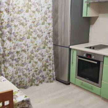Сдается 1-комнатная квартира, 38 м²