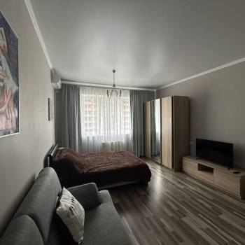 Сдается 1-комнатная квартира, 55 м²