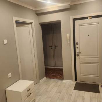 Продается Многокомнатная квартира, 81 м²