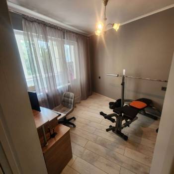 Продается Многокомнатная квартира, 81 м²