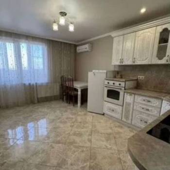 Сдается 2-х комнатная квартира, 65 м²