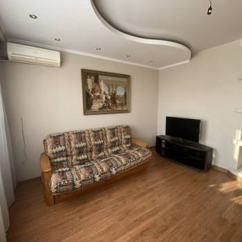 Продается 1-комнатная квартира, 45 м²