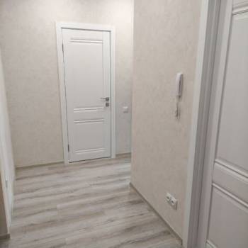 Продается 1-комнатная квартира, 42 м²